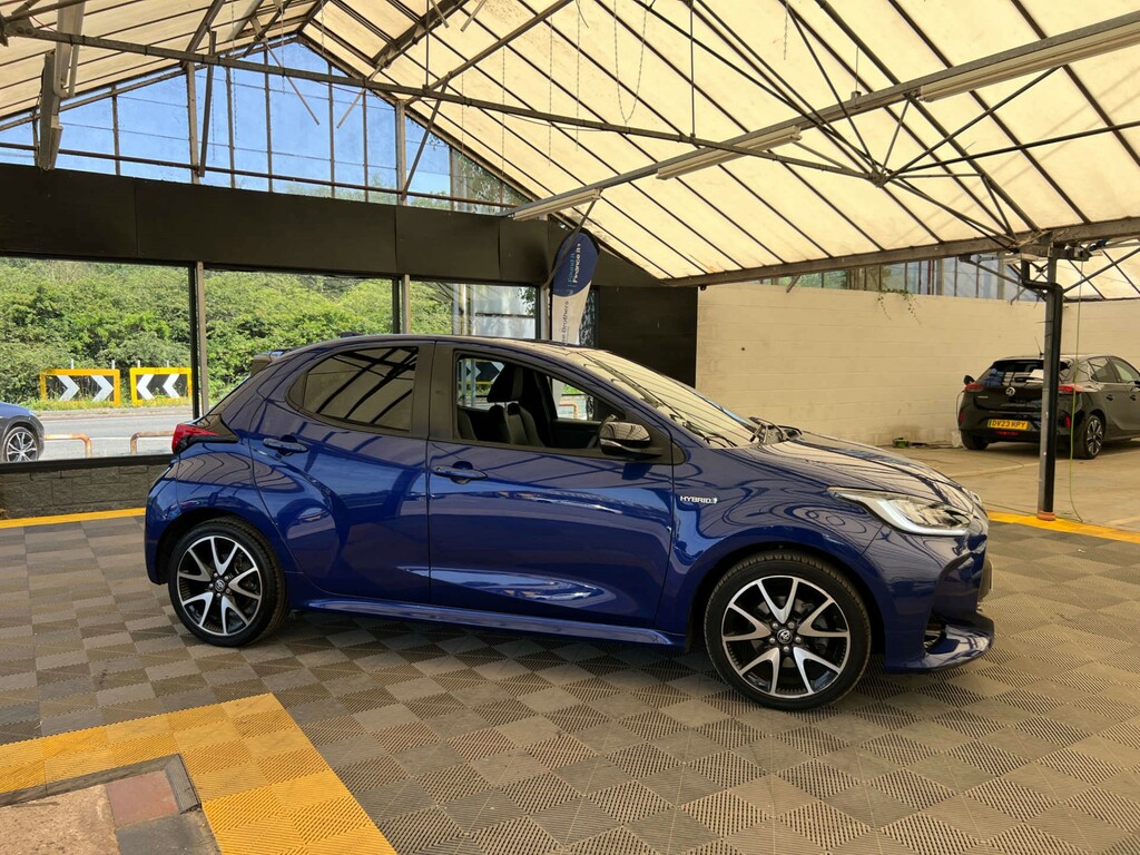 Toyota Yaris Dynamic Red #1