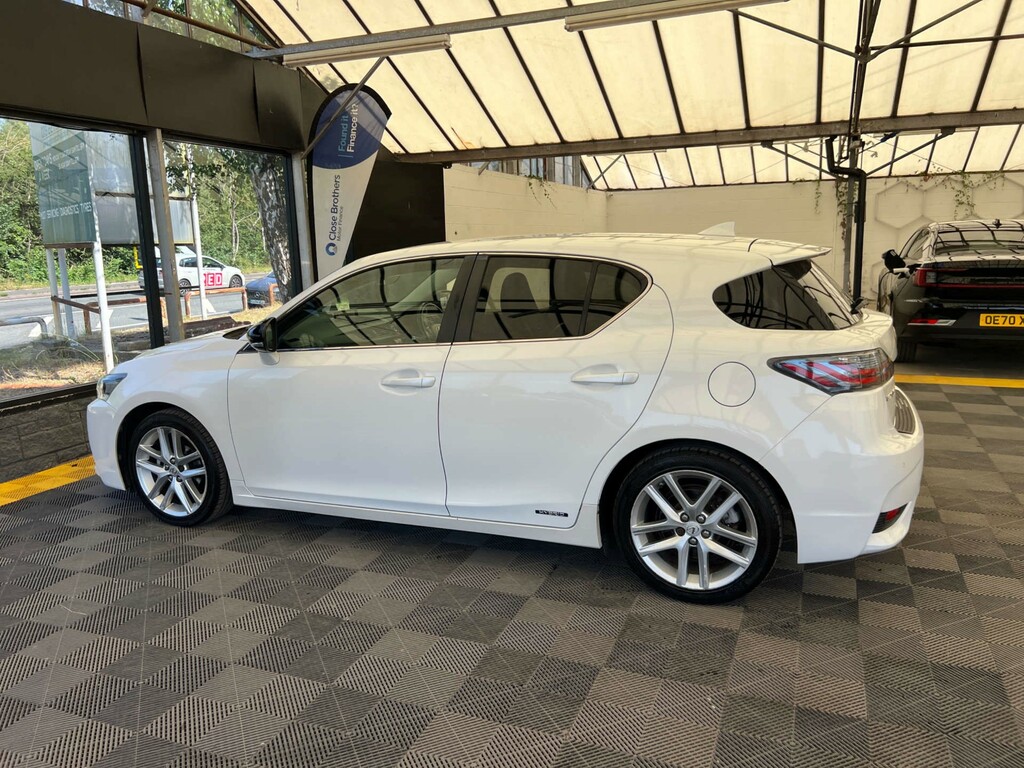 Lexus CT Hatchback White #4