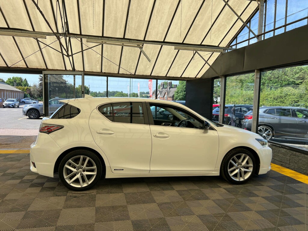 Lexus CT Hatchback White #5