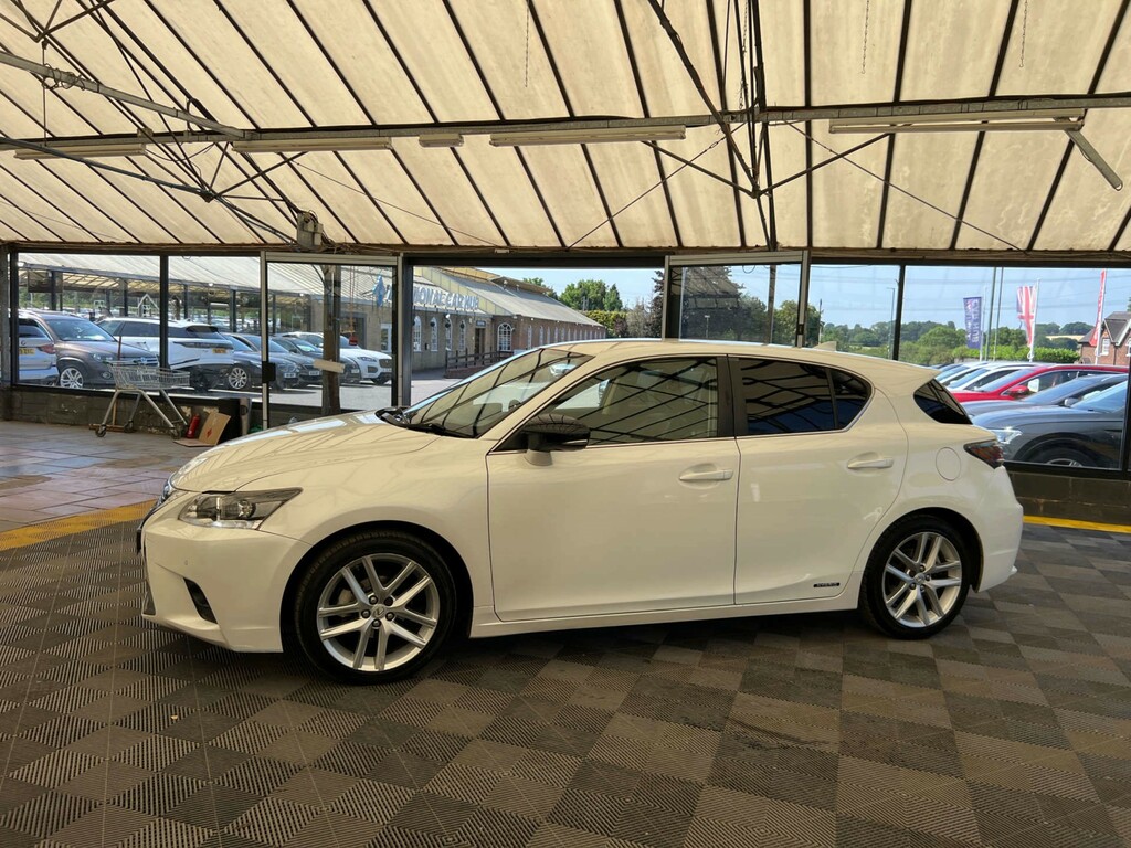 Lexus CT Hatchback White #3