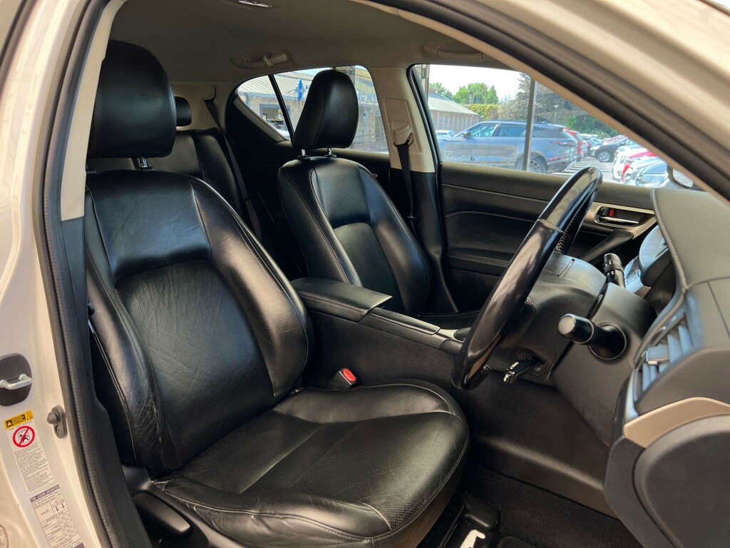 Lexus CT Hatchback White #6