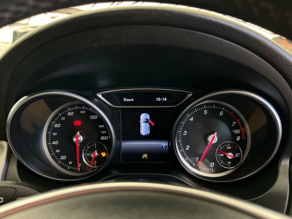 Mercedes-Benz GLA Class Gla 200 D Amg Line Premium Silver #8