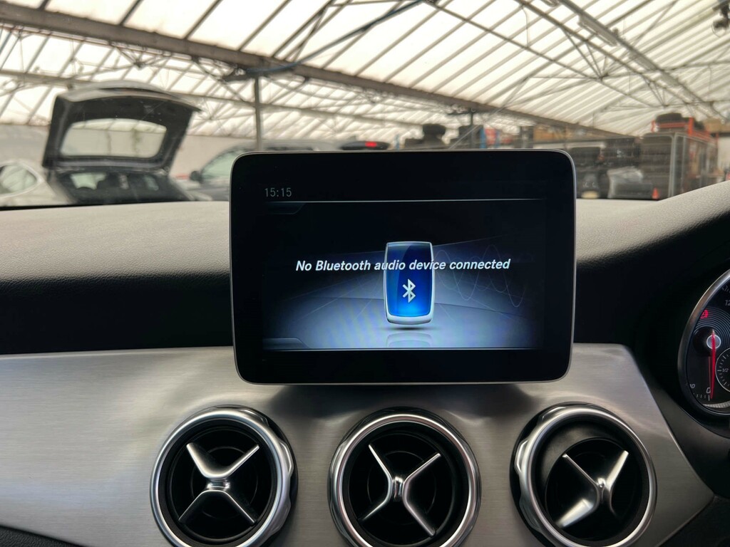 Mercedes-Benz GLA Class Gla 200 D Amg Line Premium Silver #13
