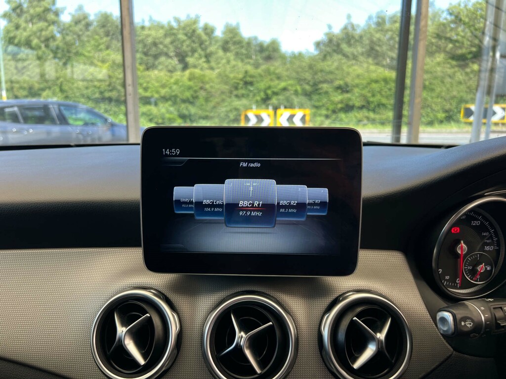 Mercedes-Benz GLA Class Gla 180 Urban Edition Grey #12