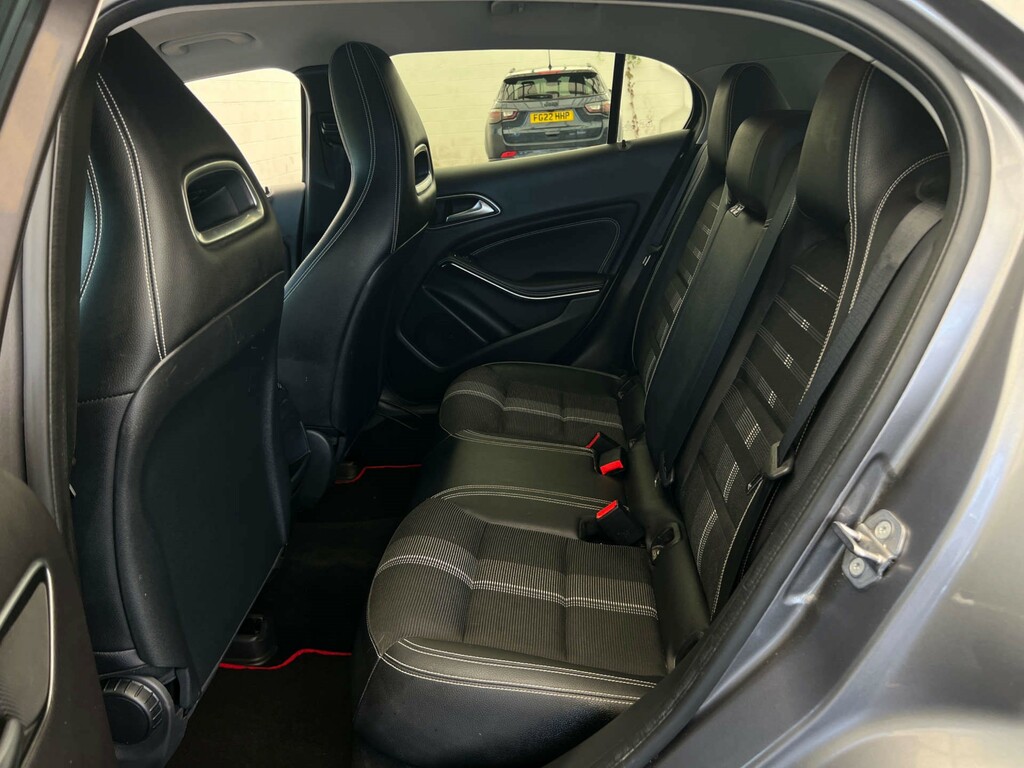 Mercedes-Benz GLA Class Gla 180 Urban Edition Grey #17