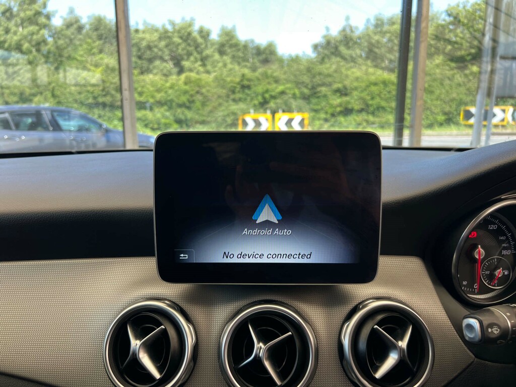 Mercedes-Benz GLA Class Gla 180 Urban Edition Grey #14
