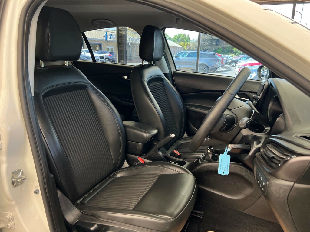 Fiat Tipo Hatchback White #6