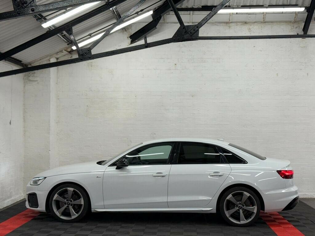 Audi A4 2.0 Tdi 35 Black Edition 202070 YE70RGY White #2