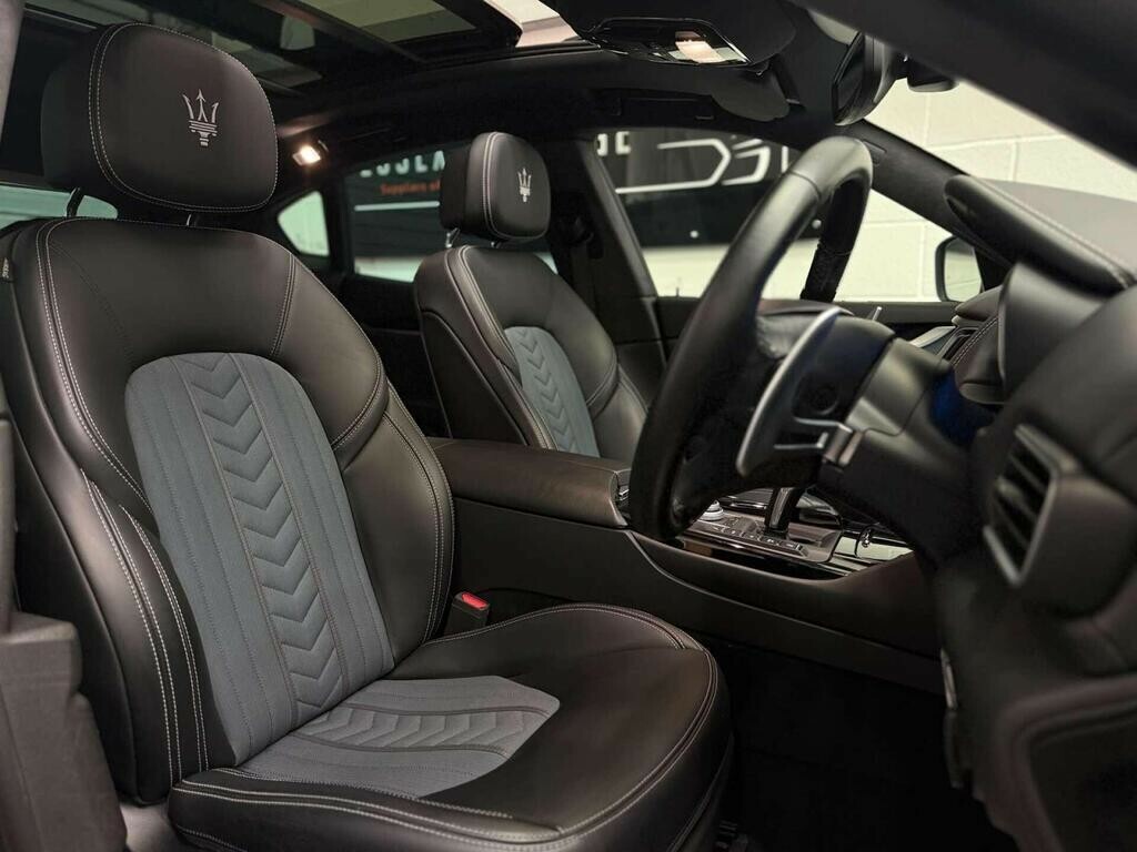 Maserati Levante 3L Null Black #10