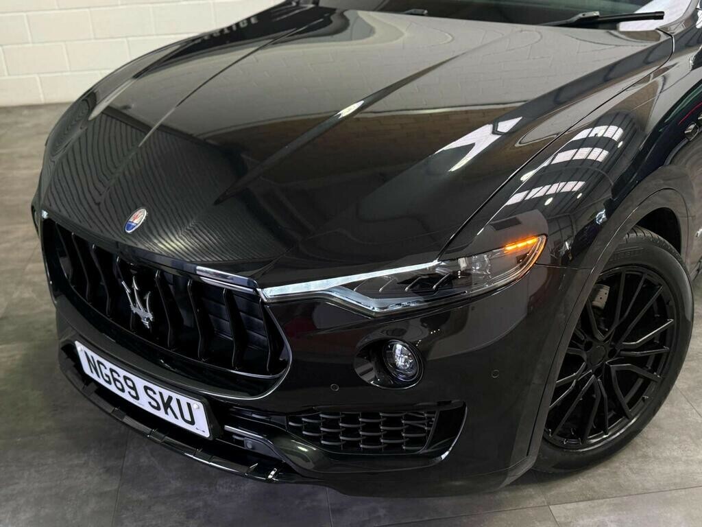 Maserati Levante 3L Null Black #8