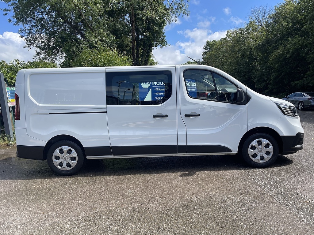 Renault Trafic 2.0 Dci Blue Ll30 Business Crew Van L2 H1 Euro 6 NA23LXF White #4