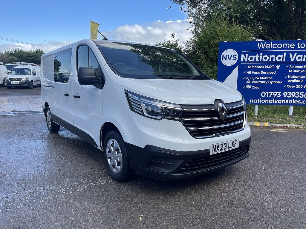 Renault Trafic 2.0 Dci Blue Ll30 Business Crew Van L2 H1 Euro 6 White