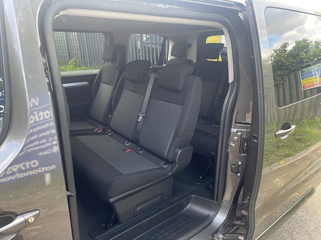Toyota Proace Verso 1.5D Shuttle Medium Black #25