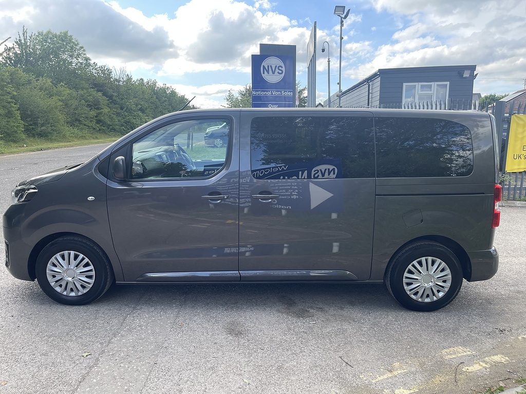 Toyota Proace Verso 1.5D Shuttle Medium Black #26