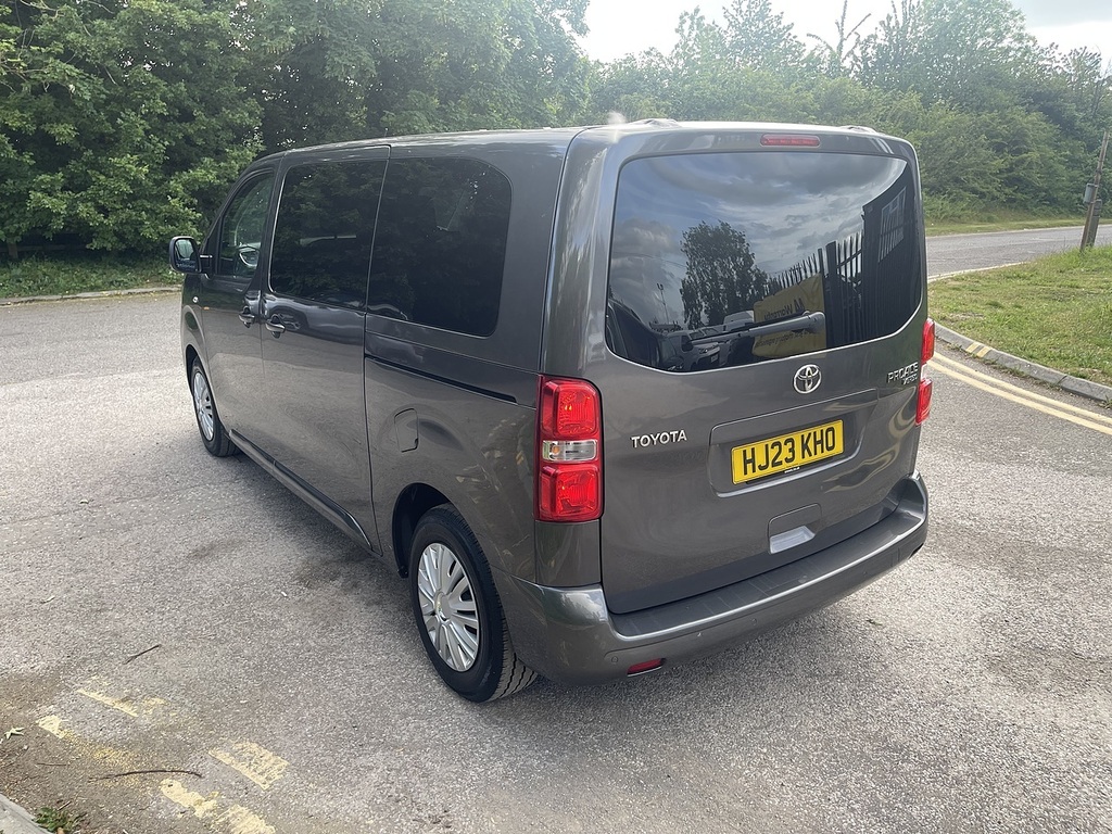 Toyota Proace Verso 1.5D Shuttle Medium Black #21