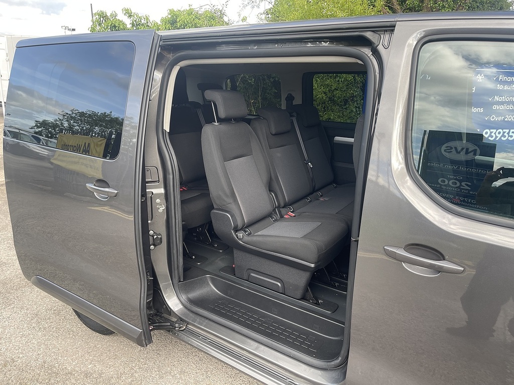 Toyota Proace Verso 1.5D Shuttle Medium Black #23
