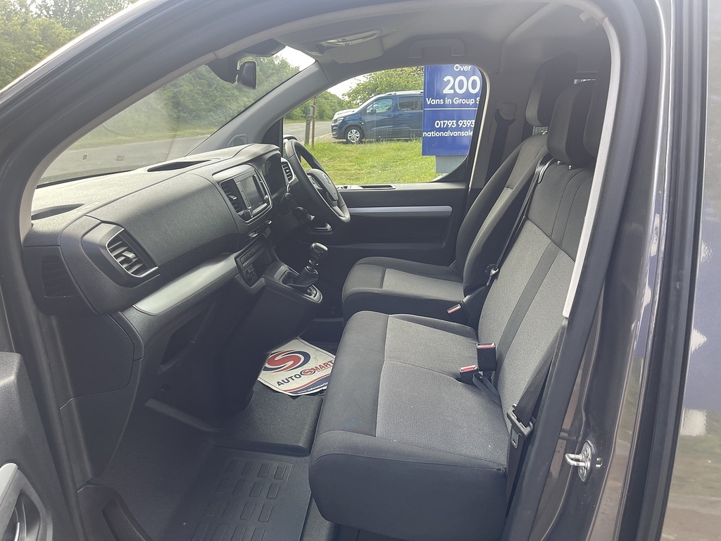 Toyota Proace Verso 1.5D Shuttle Medium Black #30