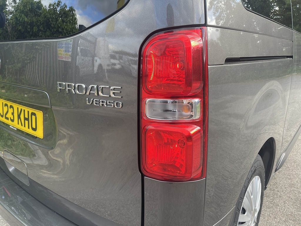 Toyota Proace Verso 1.5D Shuttle Medium Black #18