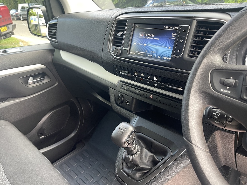 Toyota Proace Verso 1.5D Shuttle Medium Black #33