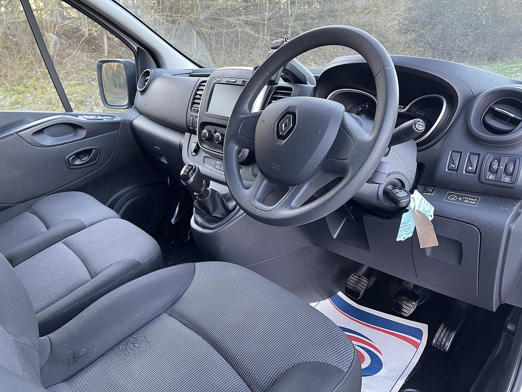 Renault Trafic Ll30 Energy Dci 170 Sport Nav Van Edc Panel Van Beige #9