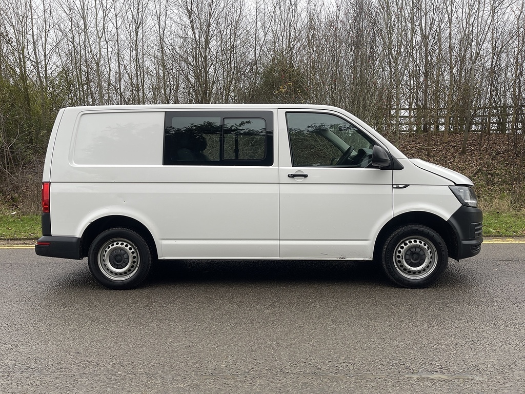 Volkswagen Transporter Transporter Startline Combi Van 1 White #4
