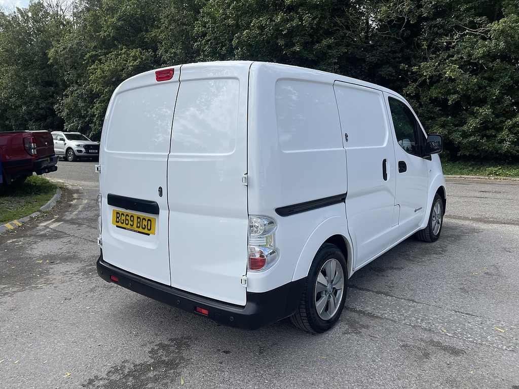 Nissan e-NV200 Acenta White #10