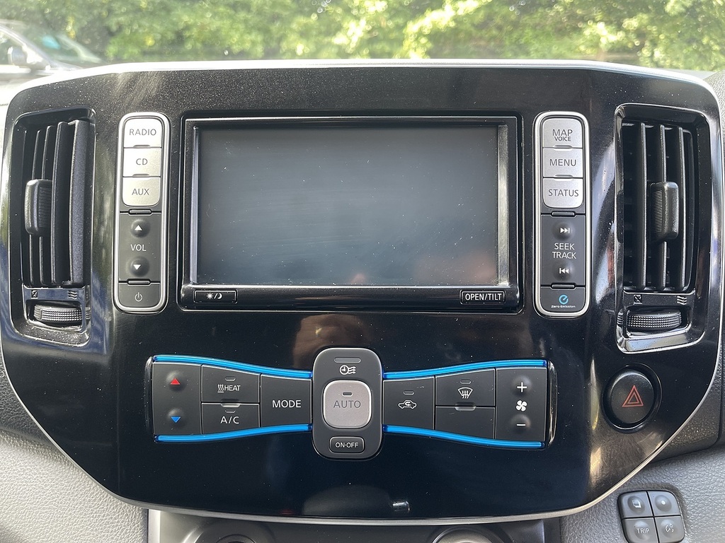 Nissan e-NV200 Acenta White #17