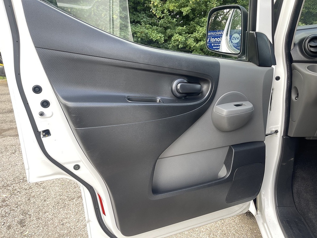 Nissan e-NV200 Acenta White #24