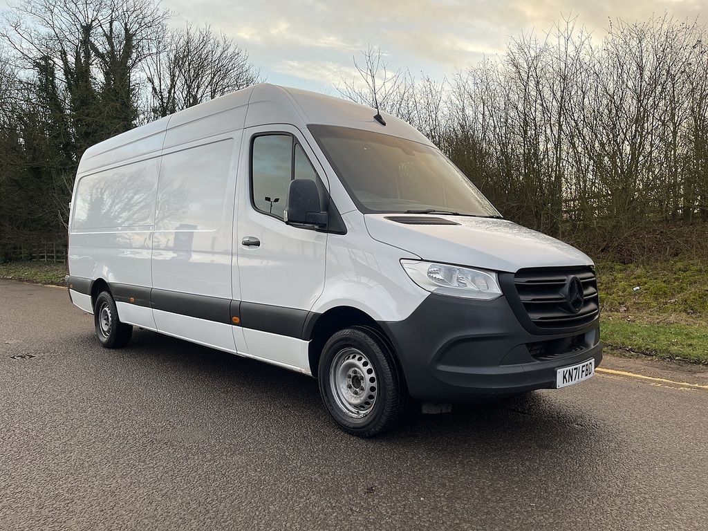 Mercedes-Benz Sprinter Sprinter Progressive Panel Van 1 White #3