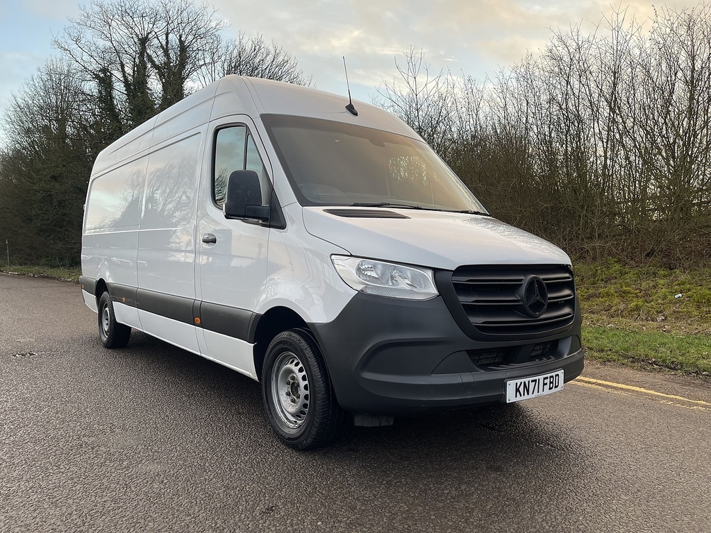 Mercedes-Benz Sprinter Sprinter Progressive Panel Van 1 White #2