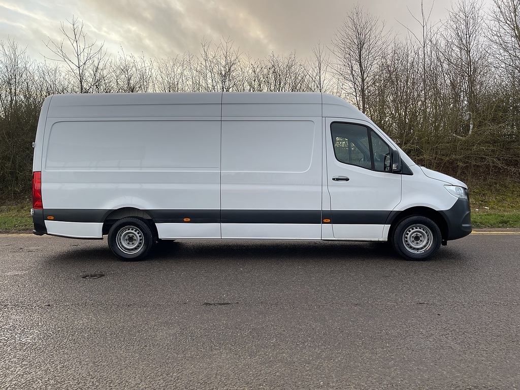 Mercedes-Benz Sprinter Sprinter Progressive Panel Van 1 White #4