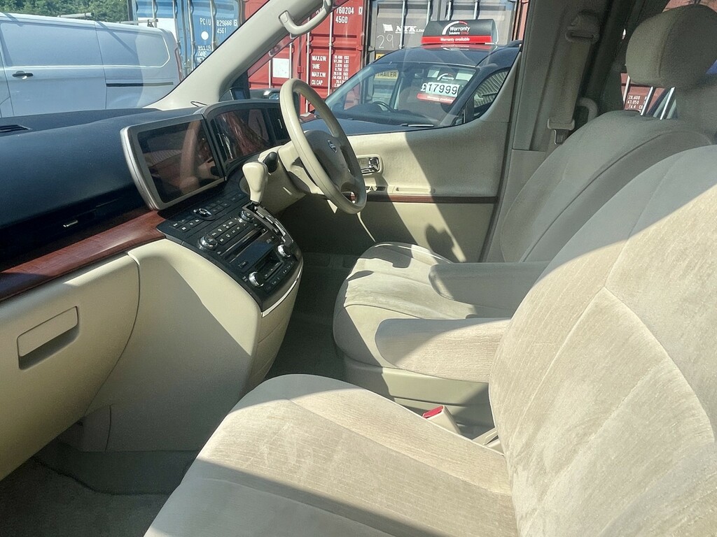 Nissan Elgrand 2.0 White #10