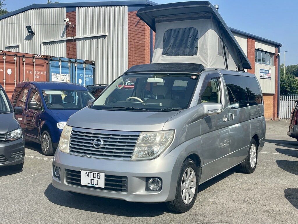 Nissan Elgrand 2.0 White #18