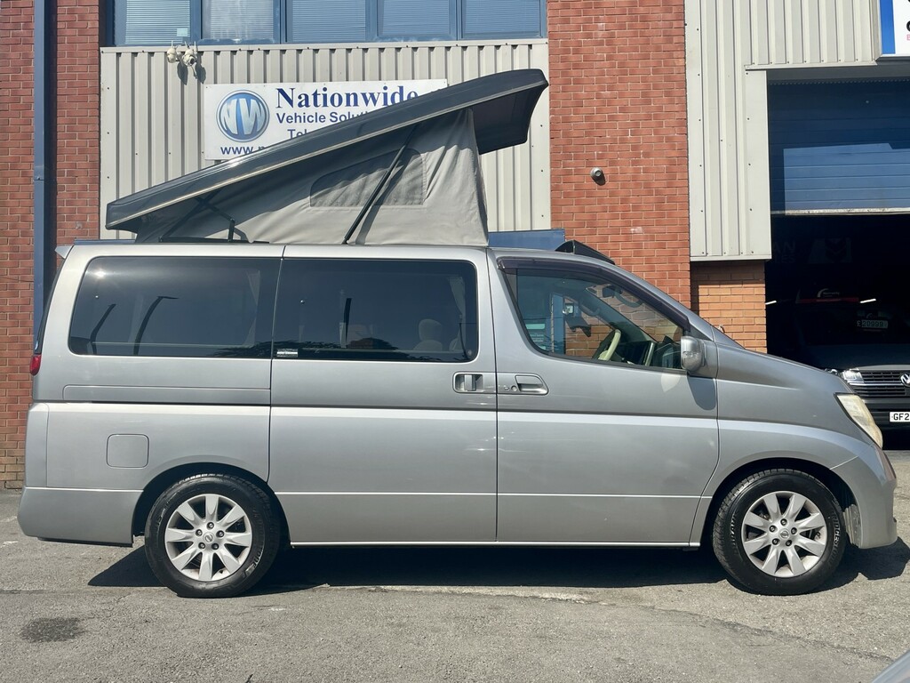 Nissan Elgrand 2.0 White #7