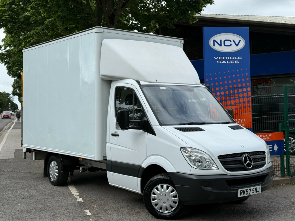 Mercedes-Benz Sprinter 311 Cdi Luton Tail Lift No Vat White