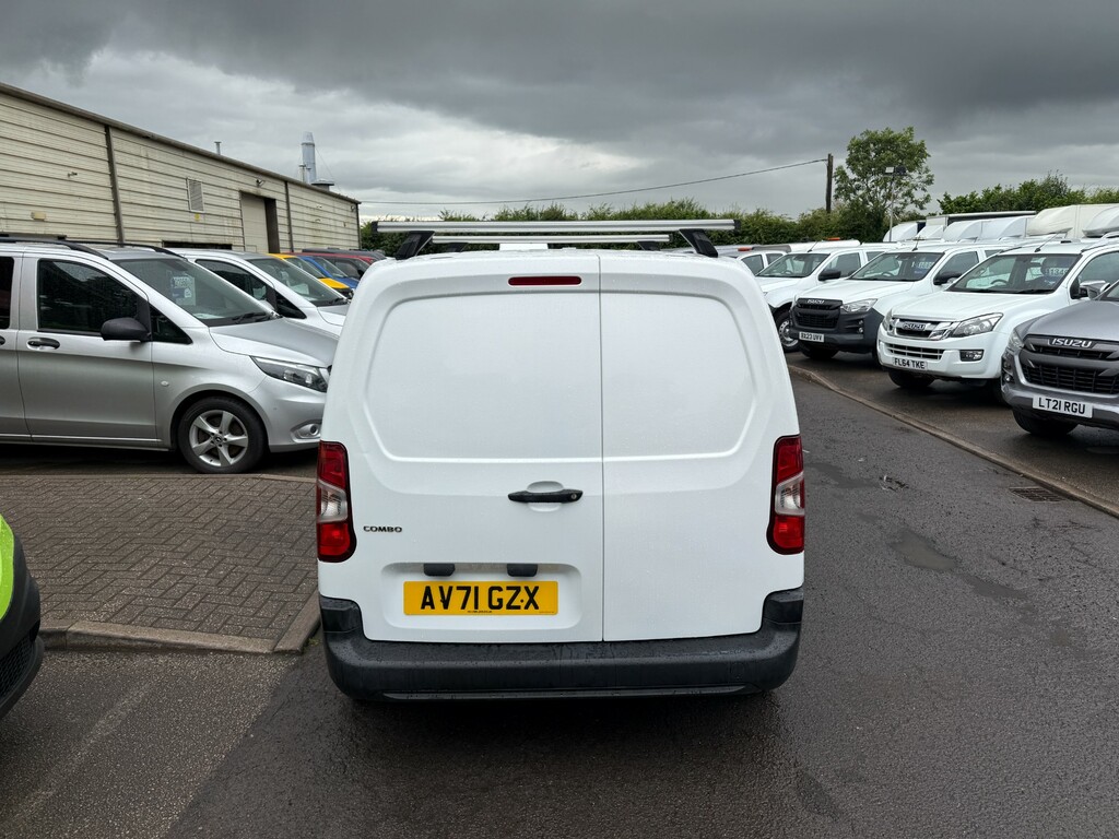 Vauxhall Combo Mpv White #4