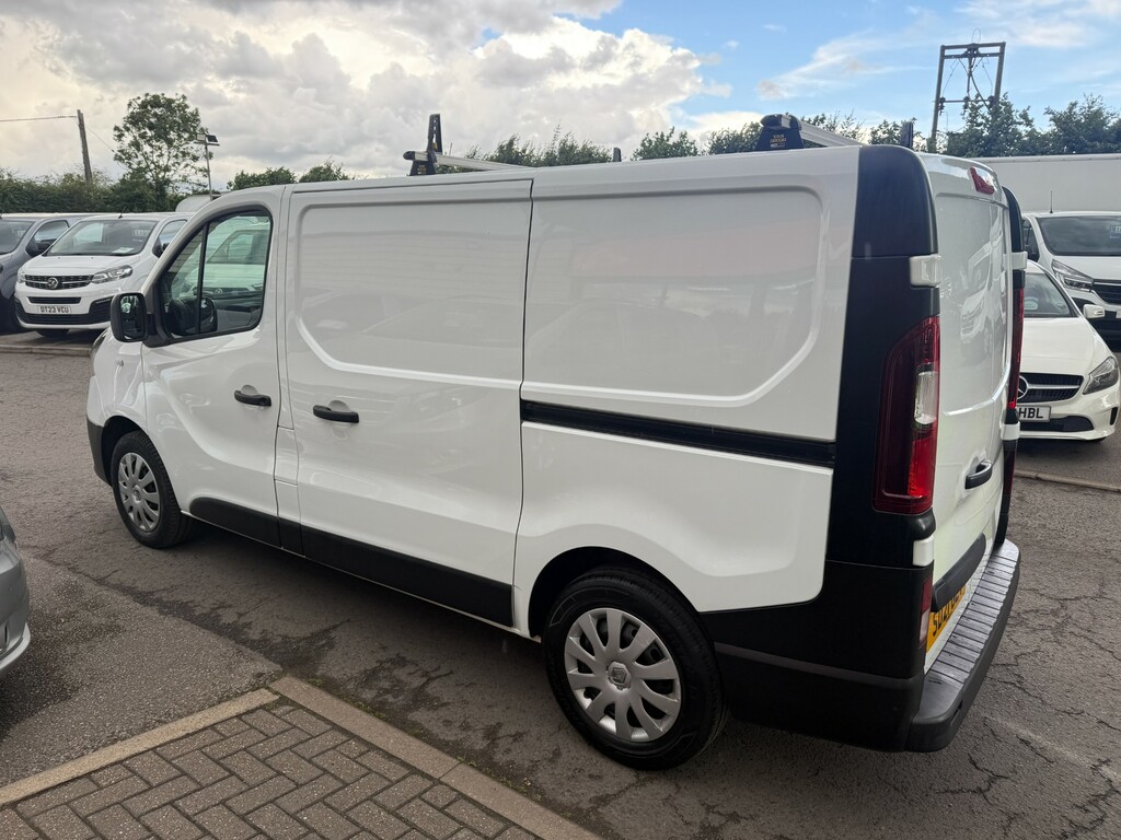 Renault Trafic Mpv White #3