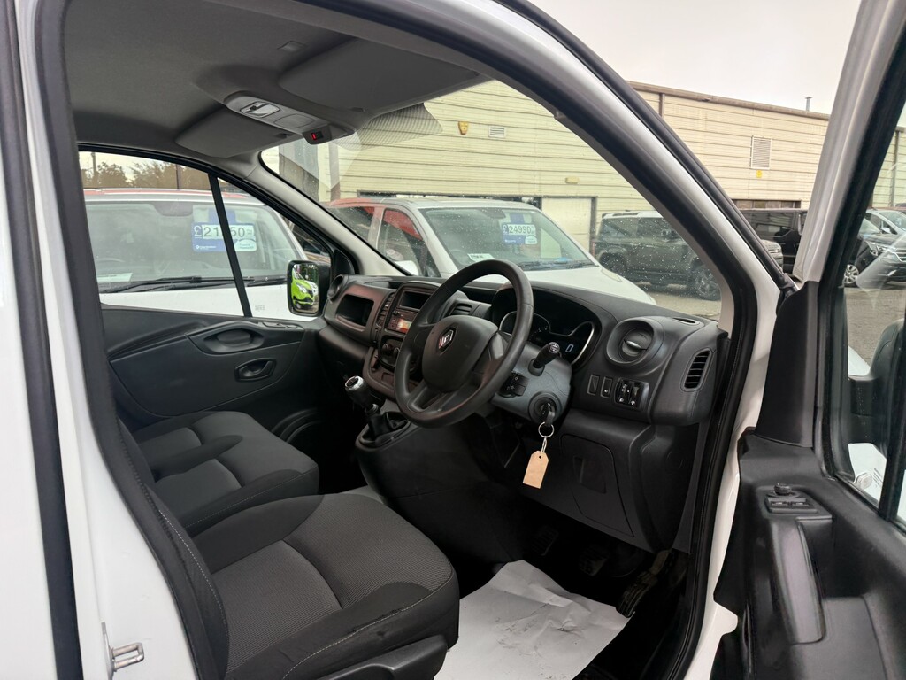 Renault Trafic Diesel White #10