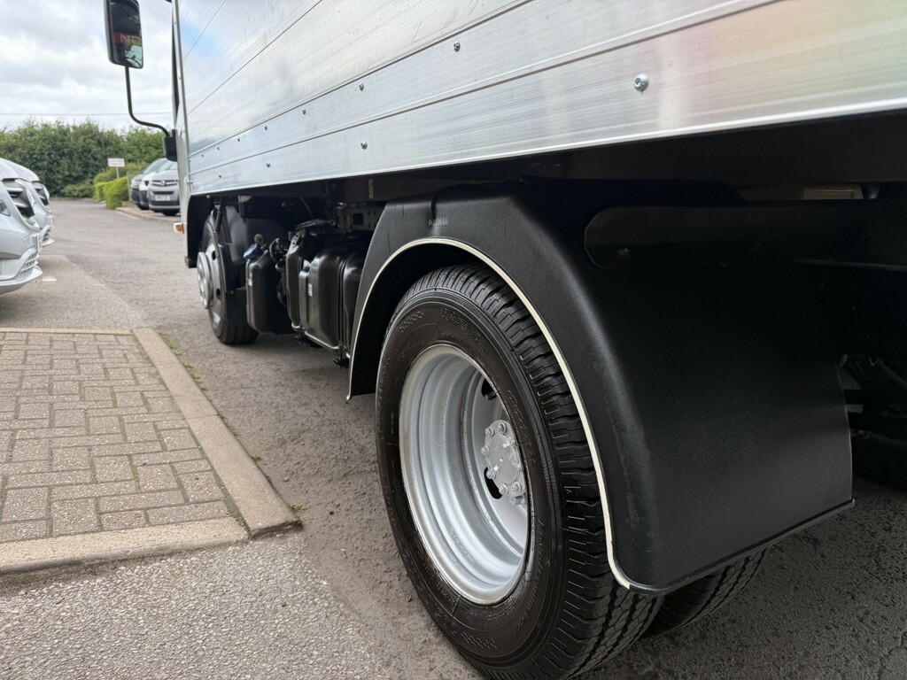 Isuzu  7C18 3.0 Tanker Manuel White #7
