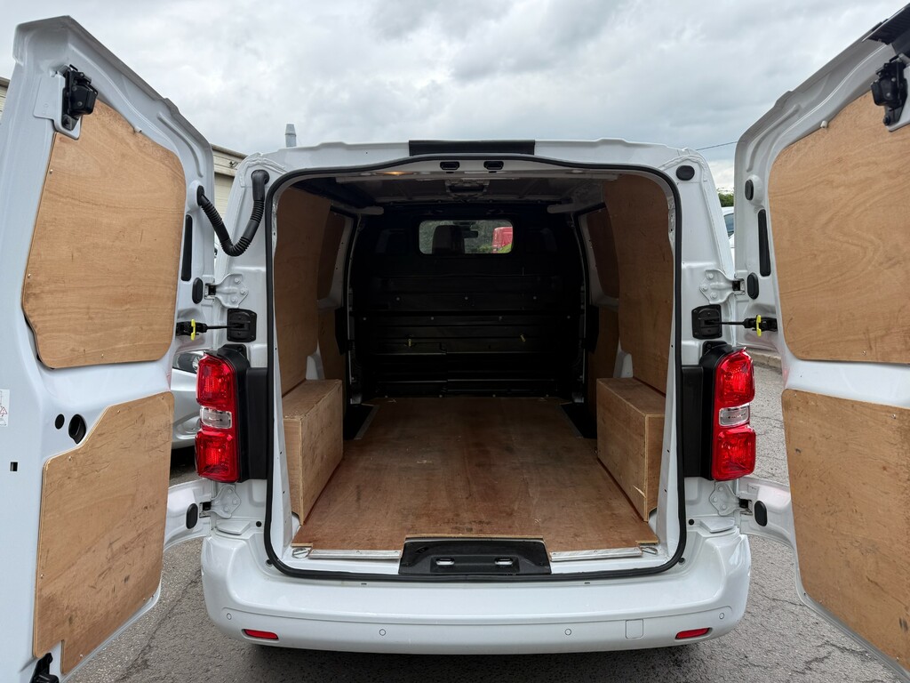 Toyota PROACE L1 Design High Spec Nav White #6