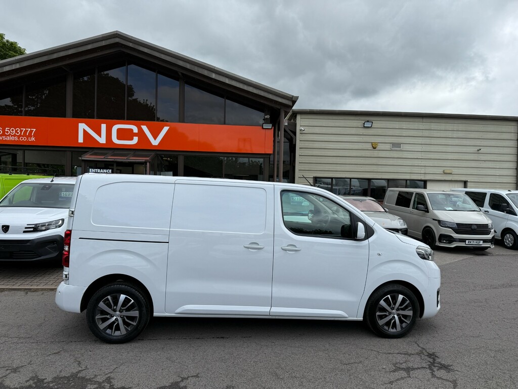 Toyota PROACE L1 Design High Spec Nav White #2