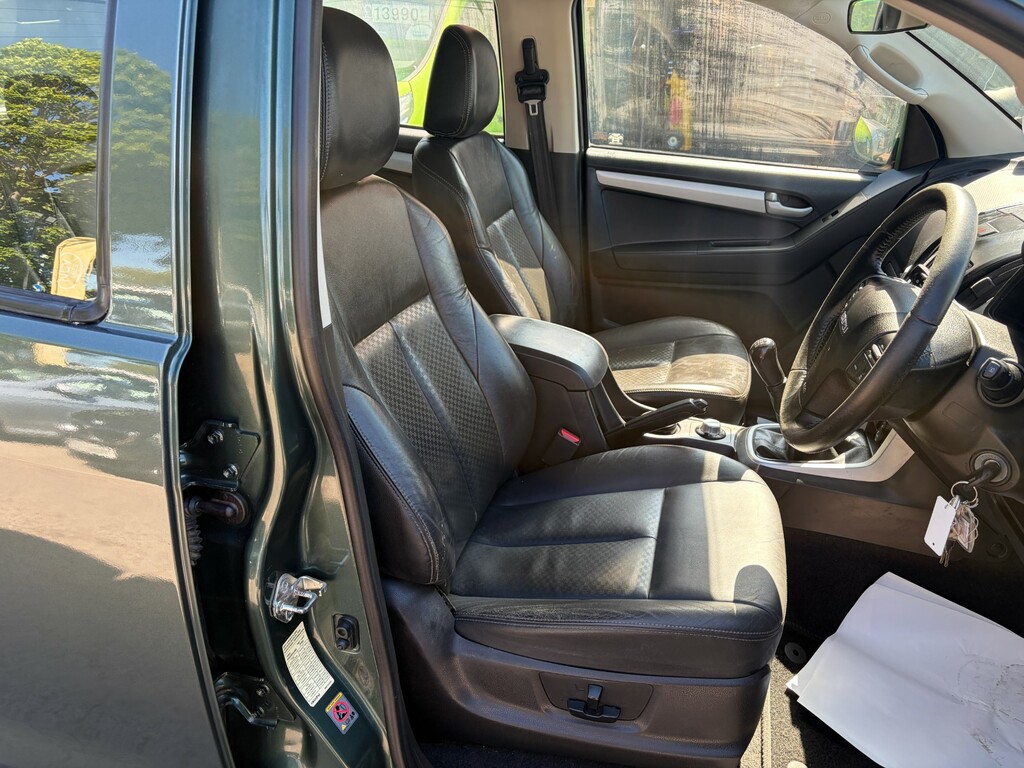 Isuzu D-Max 2.5Td Utah. Double Cab 4X4 Pick Up Black #12