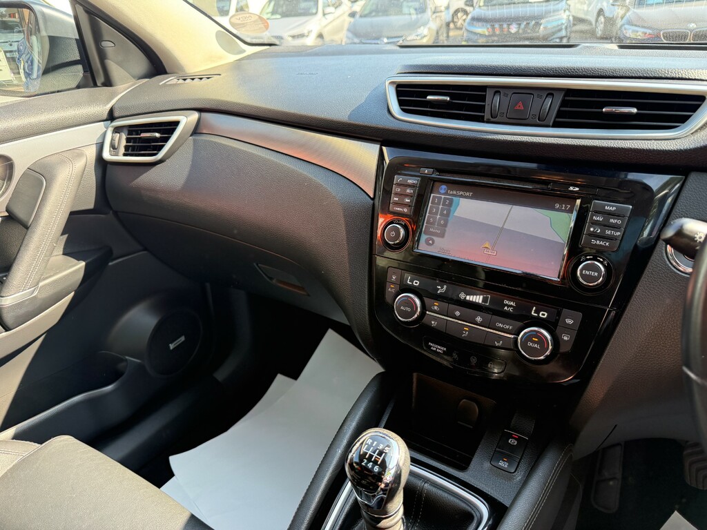 Nissan Qashqai Tekna Plus Dig-t Xtronic Red #13