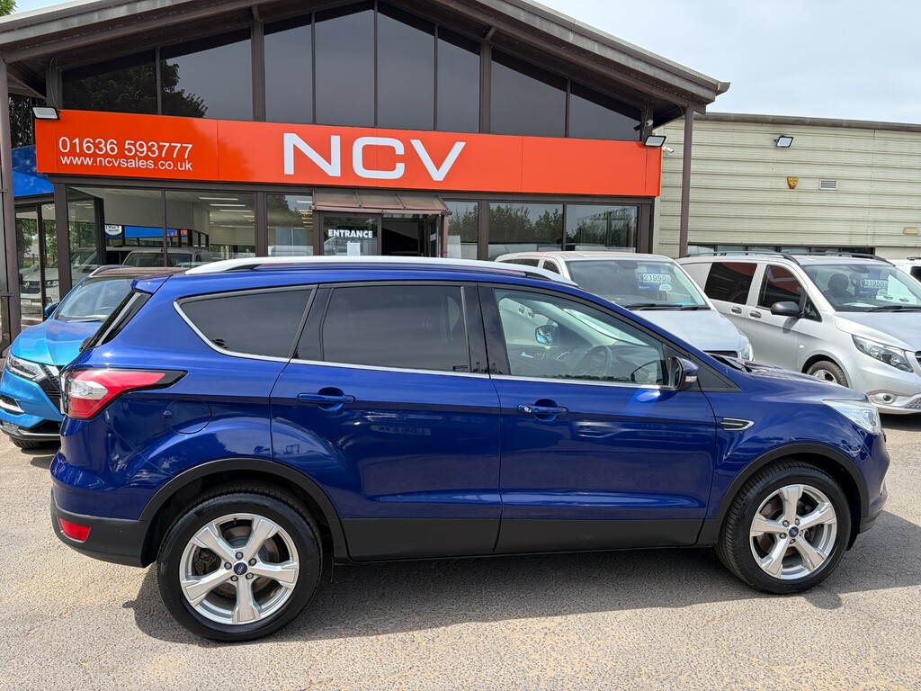 Ford Kuga Hatchback Blue #2