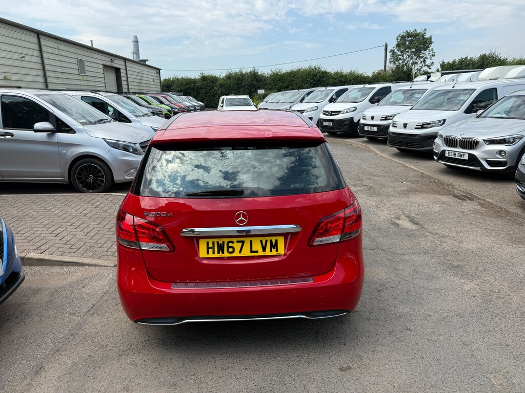 Mercedes-Benz B Class Mpv Red #4