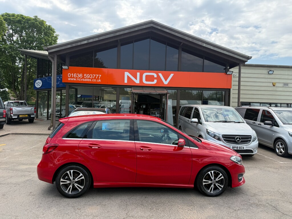 Mercedes-Benz B Class Mpv Red #2