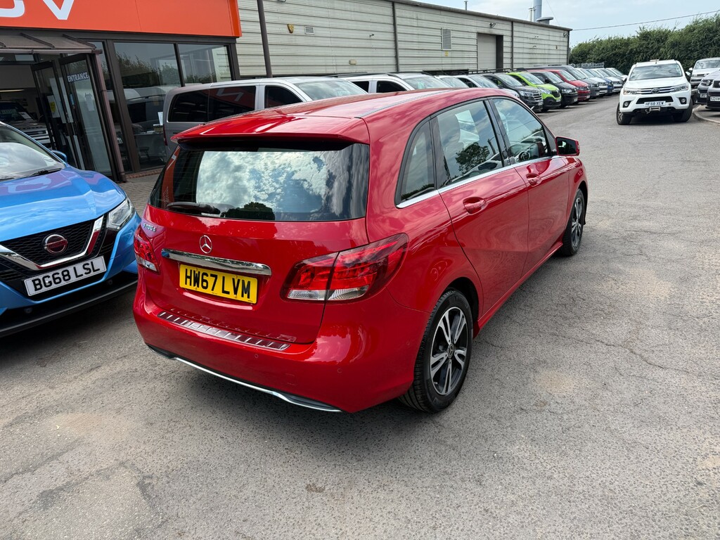 Mercedes-Benz B Class Mpv Red #3