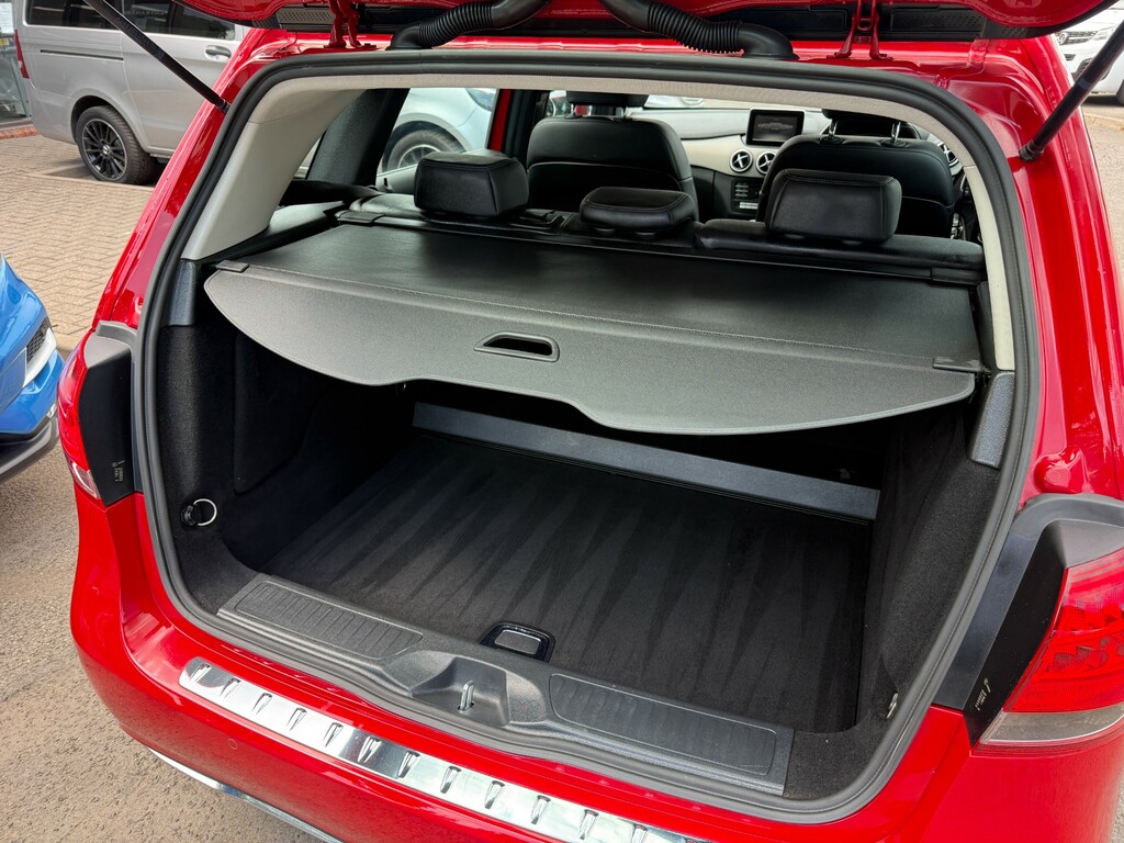 Mercedes-Benz B Class Mpv Red #6