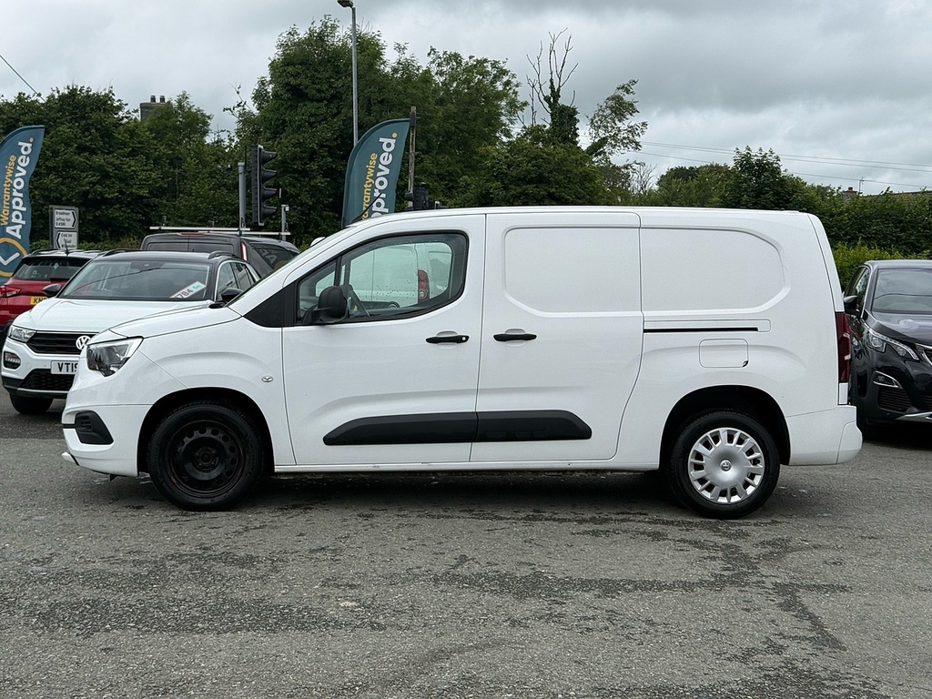 Vauxhall Combo Turbo D 2300 Sportive WR70ZNY White #4