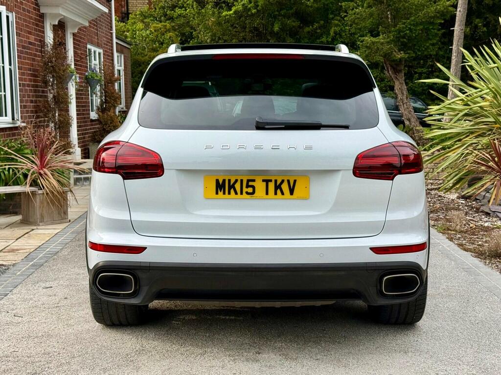 Porsche Cayenne Turbo Tiptronic S White #8
